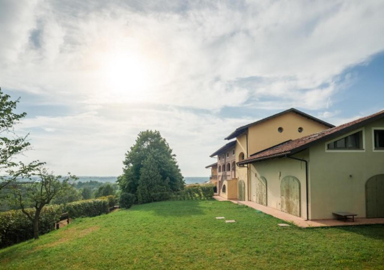 Appartement Charming Loft Golf Club Barolo à Novello Extérieur photo