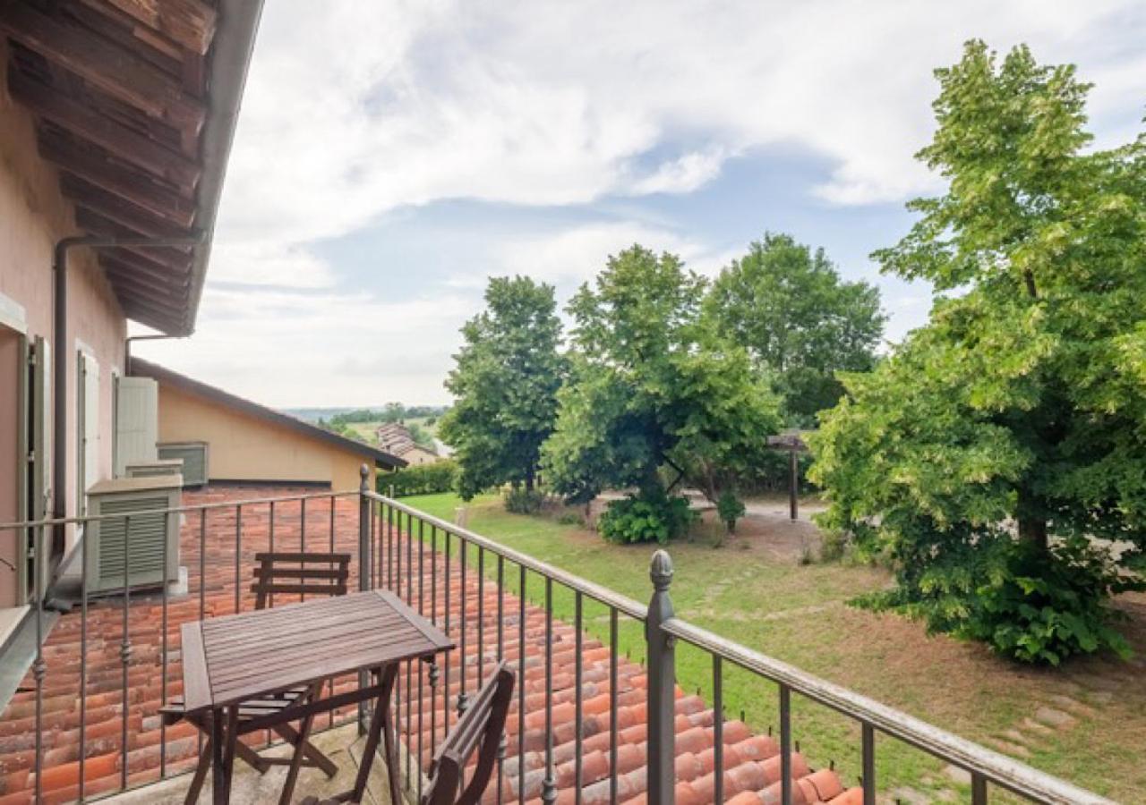 Appartement Charming Loft Golf Club Barolo à Novello Extérieur photo